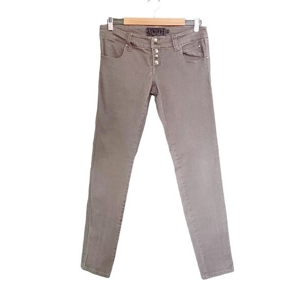 Tripp NYC Gray Skinny Lowrise Jeans Silver Skull Rivets T Pockets Women’s Size 7 - Picture 1 of 12